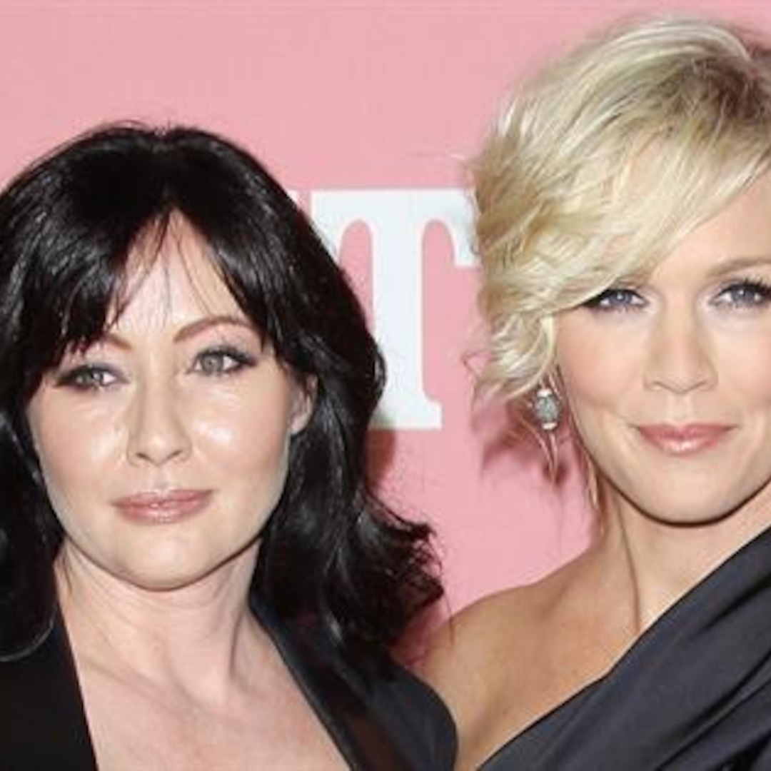 Jennie Garth Reflects on Her Friendship With Shannen Doherty After 90210 Costar's Death